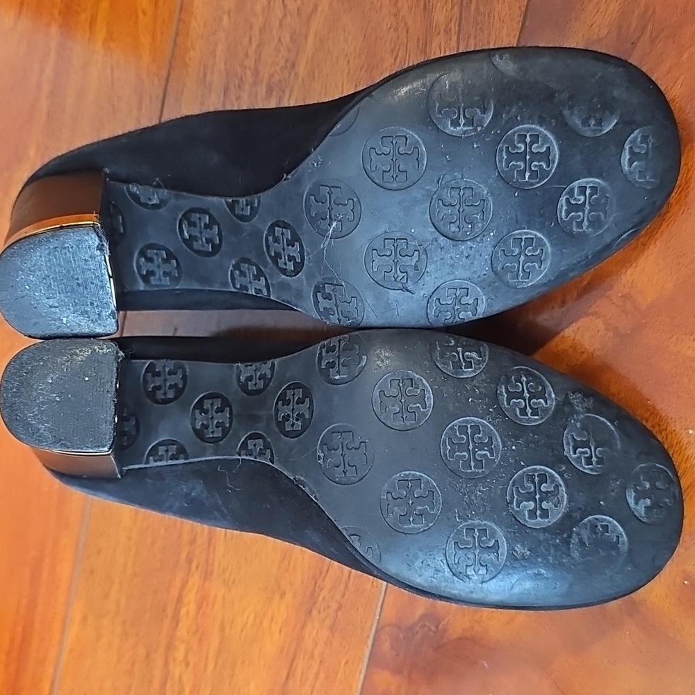 Tory Burch “Maddie” Suede Pumps — Elegant Block Heel Classic Sz 7.5 - Picture 8 of 13